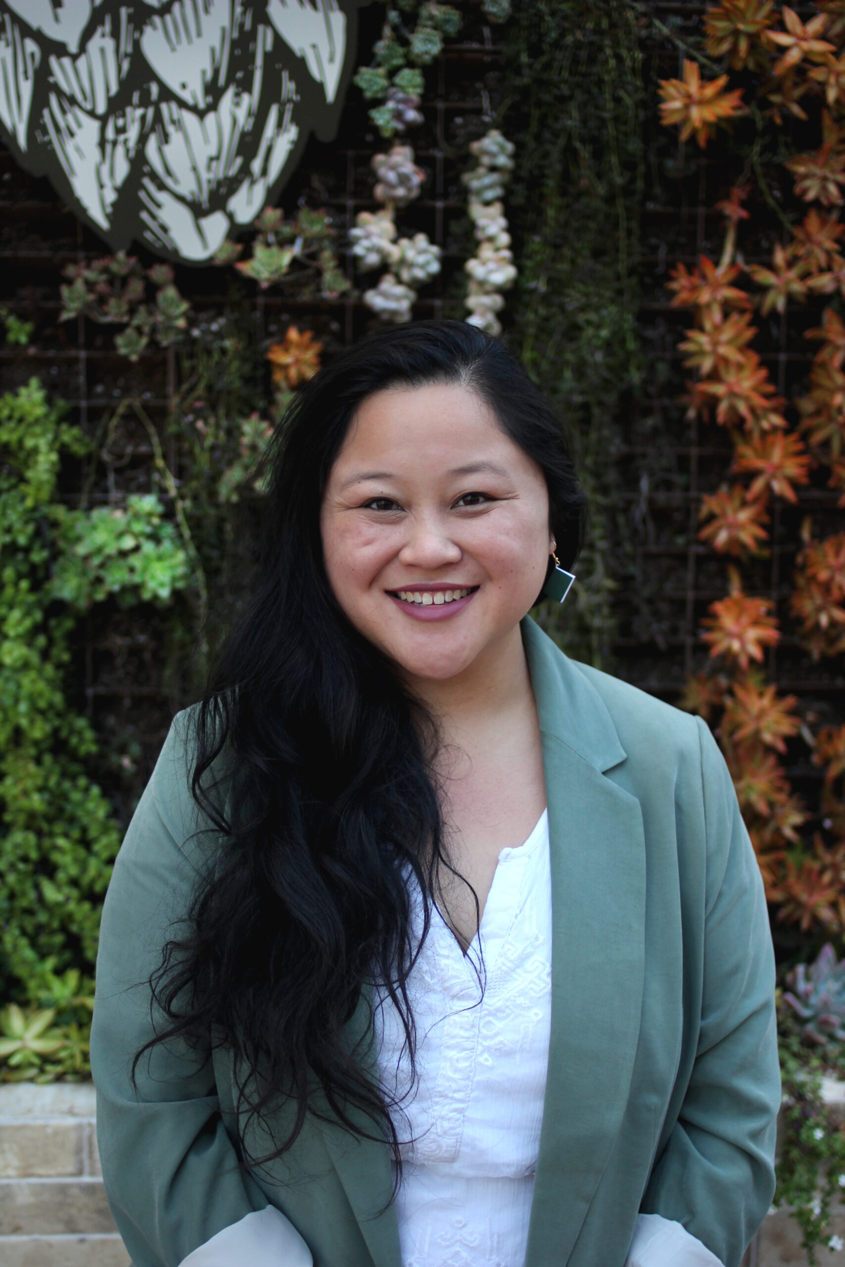 Vivian Q. Nguyen – Editor | Book Reviewer | Designer